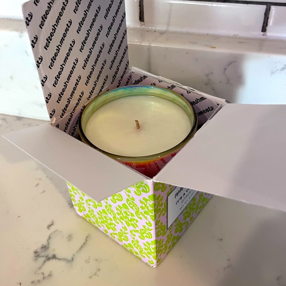 Ipsy Refreshments Candle - Picture 3 of 5